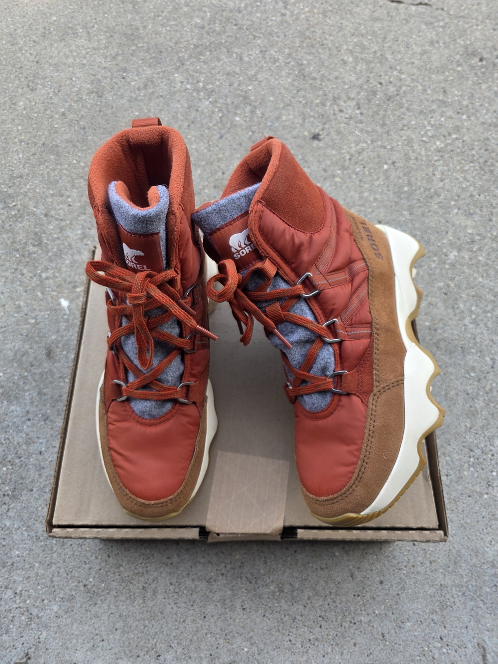 Sorel Kinetic Impact Sneaker Women Size 7